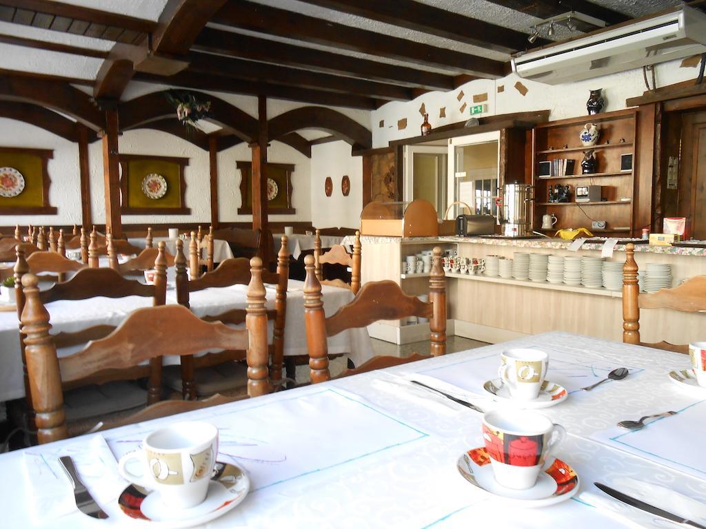 Hotel Marbella โรเซส ภายนอก รูปภาพ